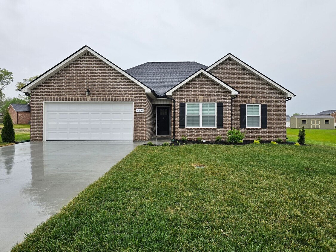 Foto principal - BRAND NEW 3 BEDROOM 2 BATH LUXURY RANCH IN...