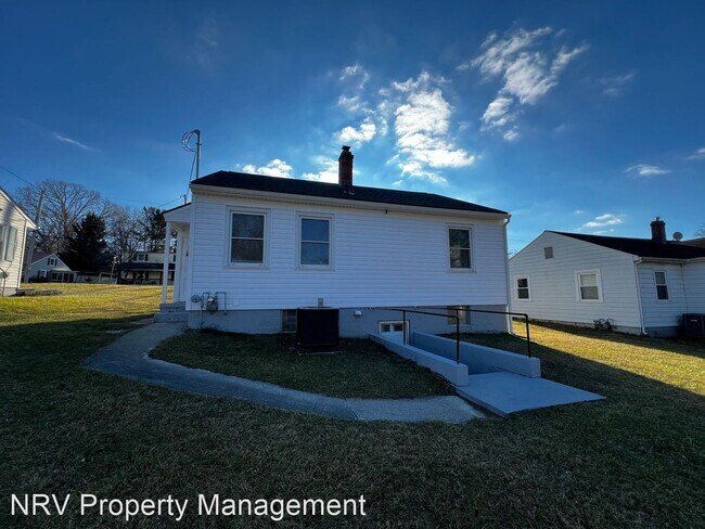 Building Photo - 2 br, 1 bath House - 1021 Preston Street