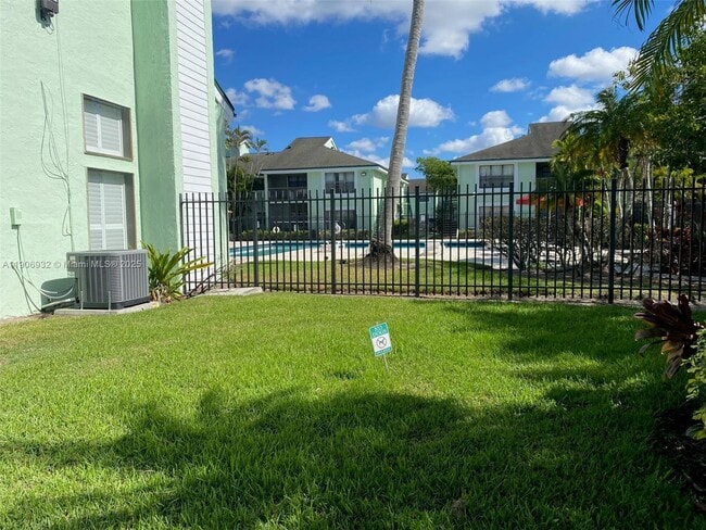 Foto del edificio - 4090 N Pine Island Rd