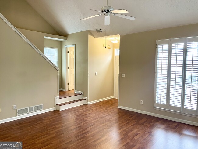 Building Photo - 40 Prestwick Ct