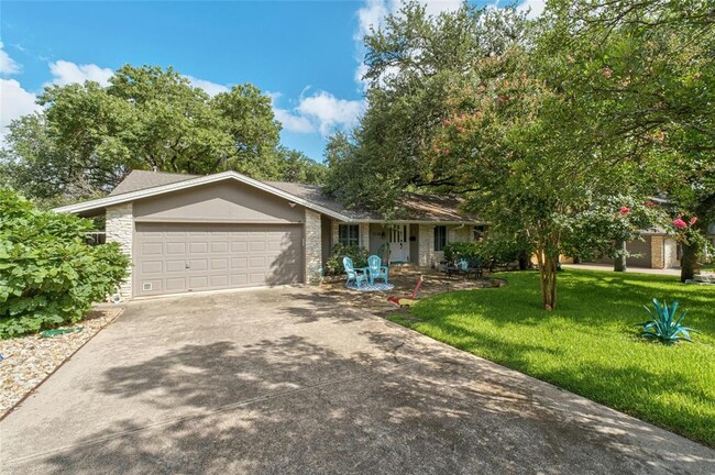 Foto del edificio - 7110 Sungate Dr