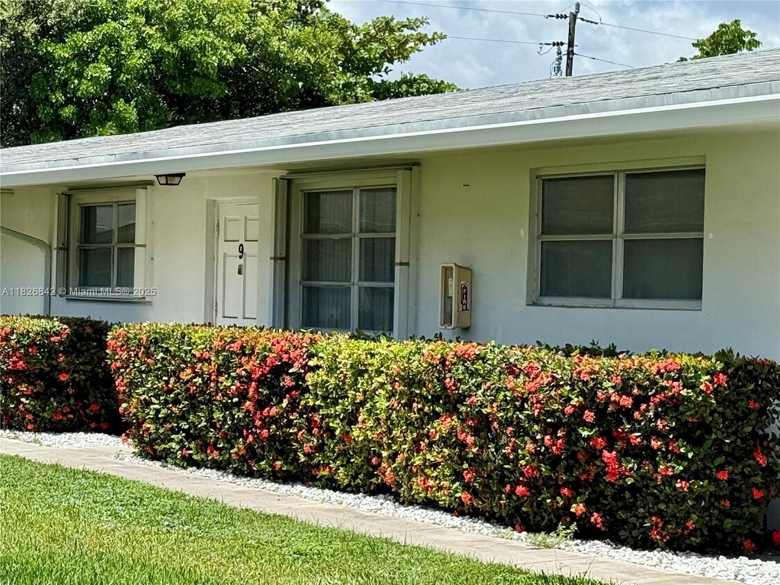 Primary Photo - 2222 Jackson St