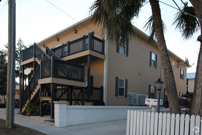 Building Photo - 73 Orange St