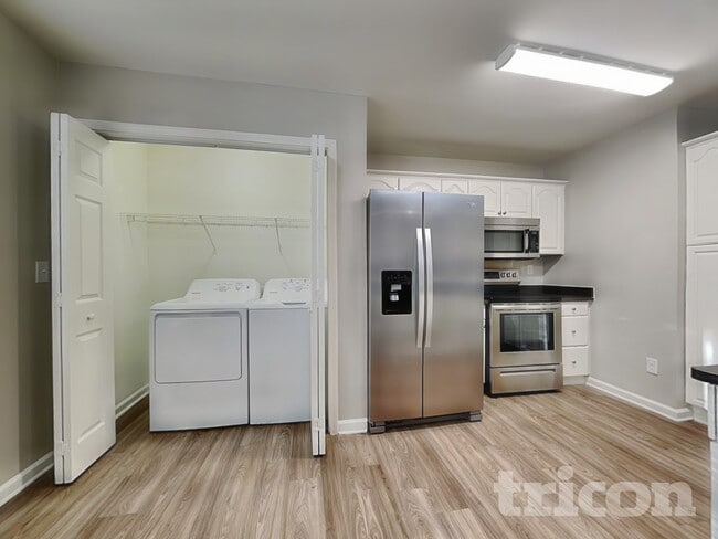 Foto del edificio - 5020 Osage Cir