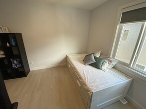 Building Photo - 10749-10786 86 Ave NW