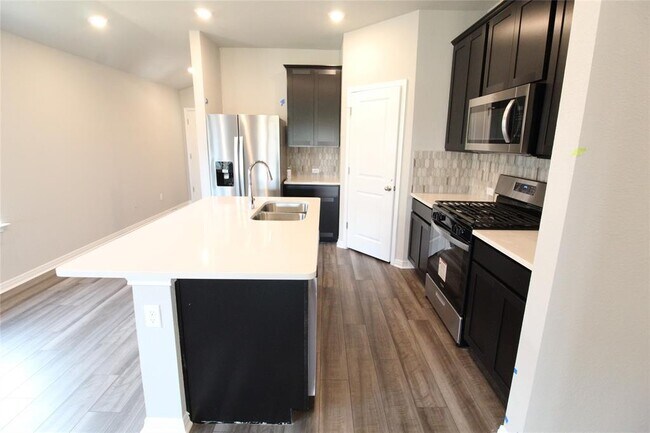 Foto del edificio - 504 Dayspring Cv