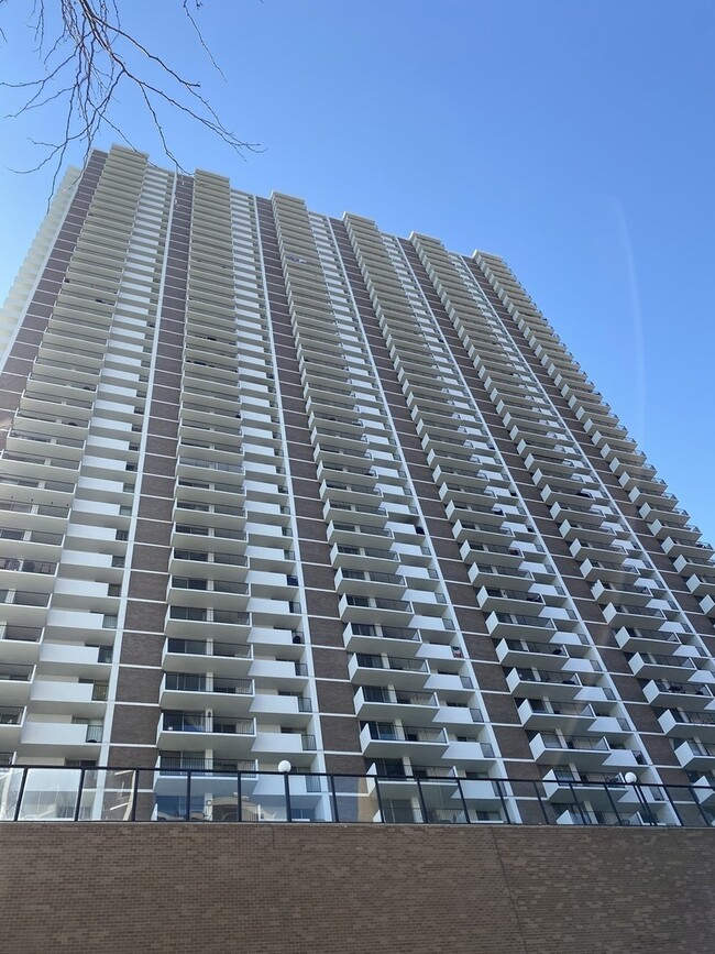 6033 N Sheridan - 6033 N Sheridan Rd