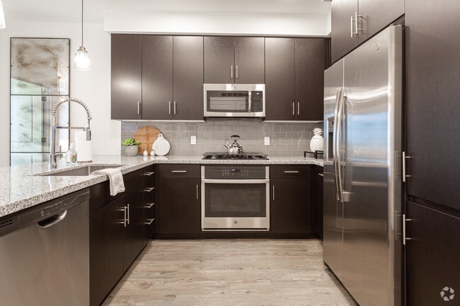 2BR, 2BA - Lewis - 962 SF - The Logan at Osborn