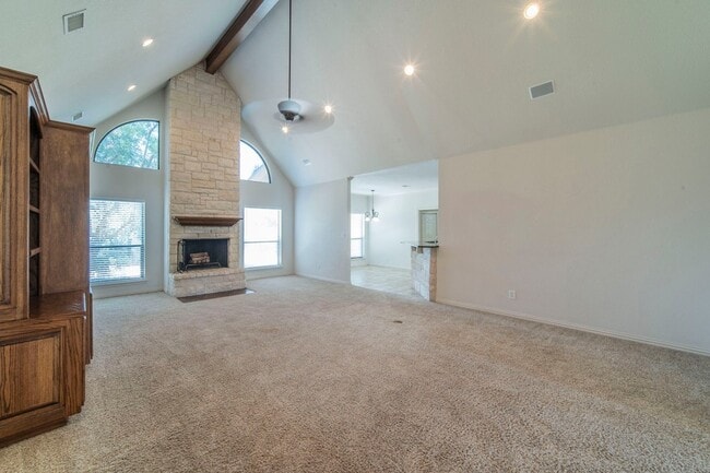 Foto del edificio - 190 Deer Creek Dr