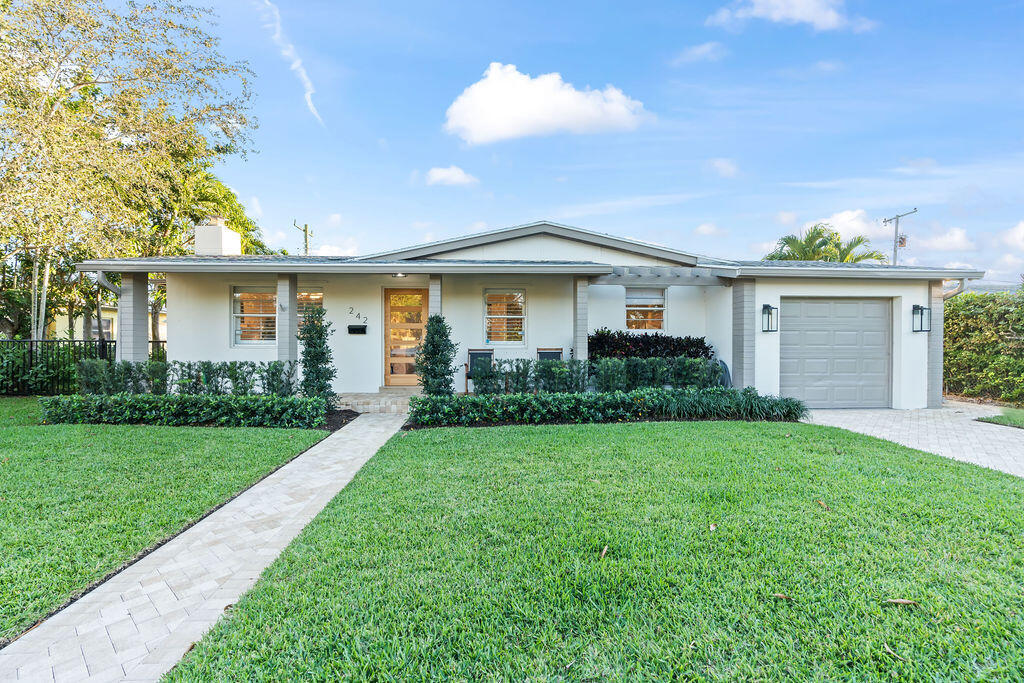 Foto principal - 242 Rutland Blvd