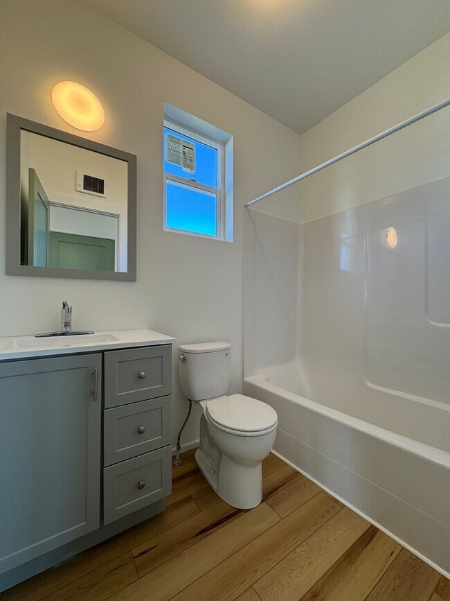 Building Photo - Charming 1-Bedroom, 1-Bath Rental with Expansive Garage