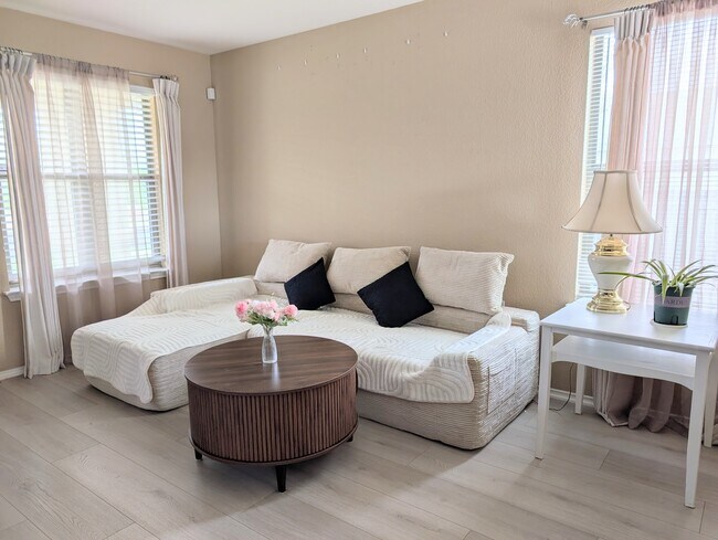 Foto del edificio - 5303 Viewpoint Dr