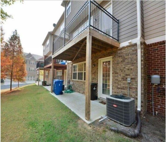 Foto del edificio - 2415 Tenor Ln