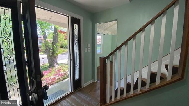 Building Photo - 642 Parkland Pl