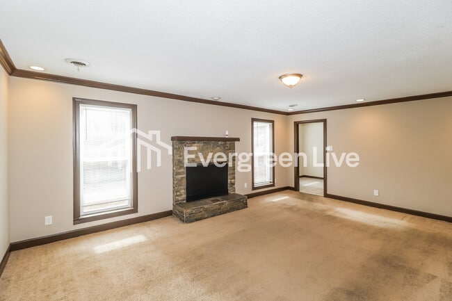 Foto del edificio - 3465 E Rolling Woods Dr