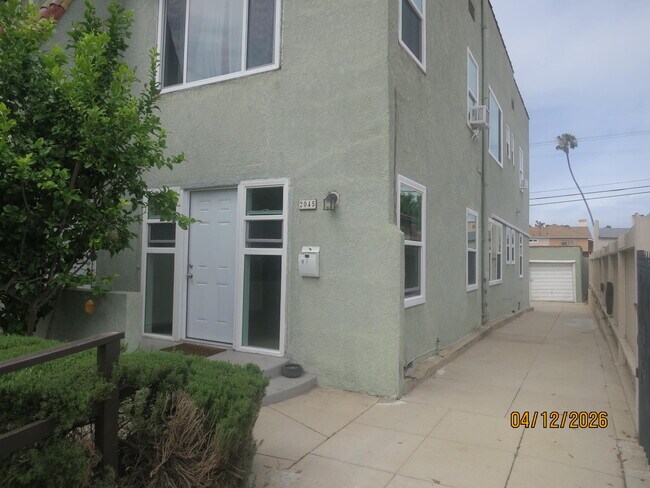 Foto del edificio - 2045 S Harcourt Ave