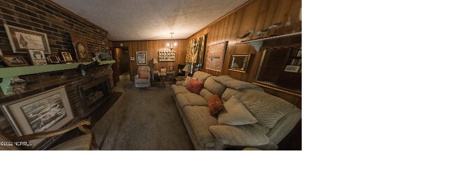 Building Photo - 702 N Elm St