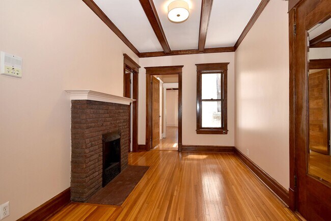 Building Photo - 324 S Ridgeland Ave
