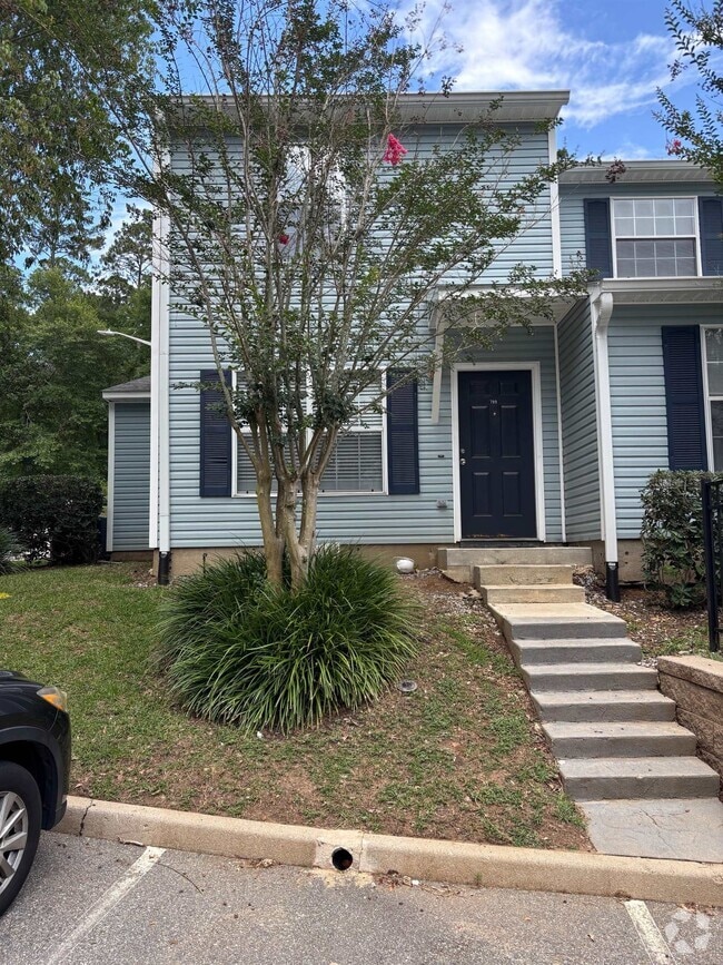 Building Photo - 799 Timberwood Cir E
