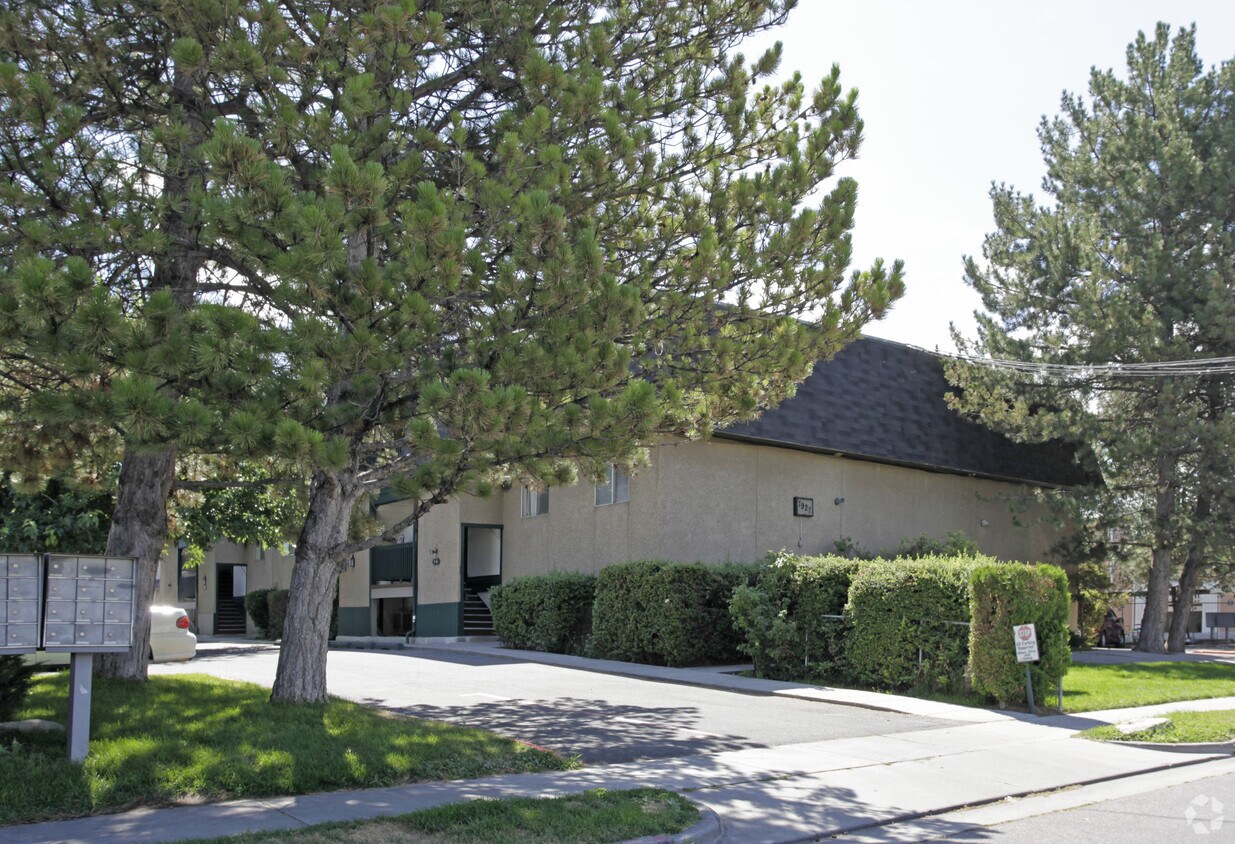 Foto del edificio - English Manor