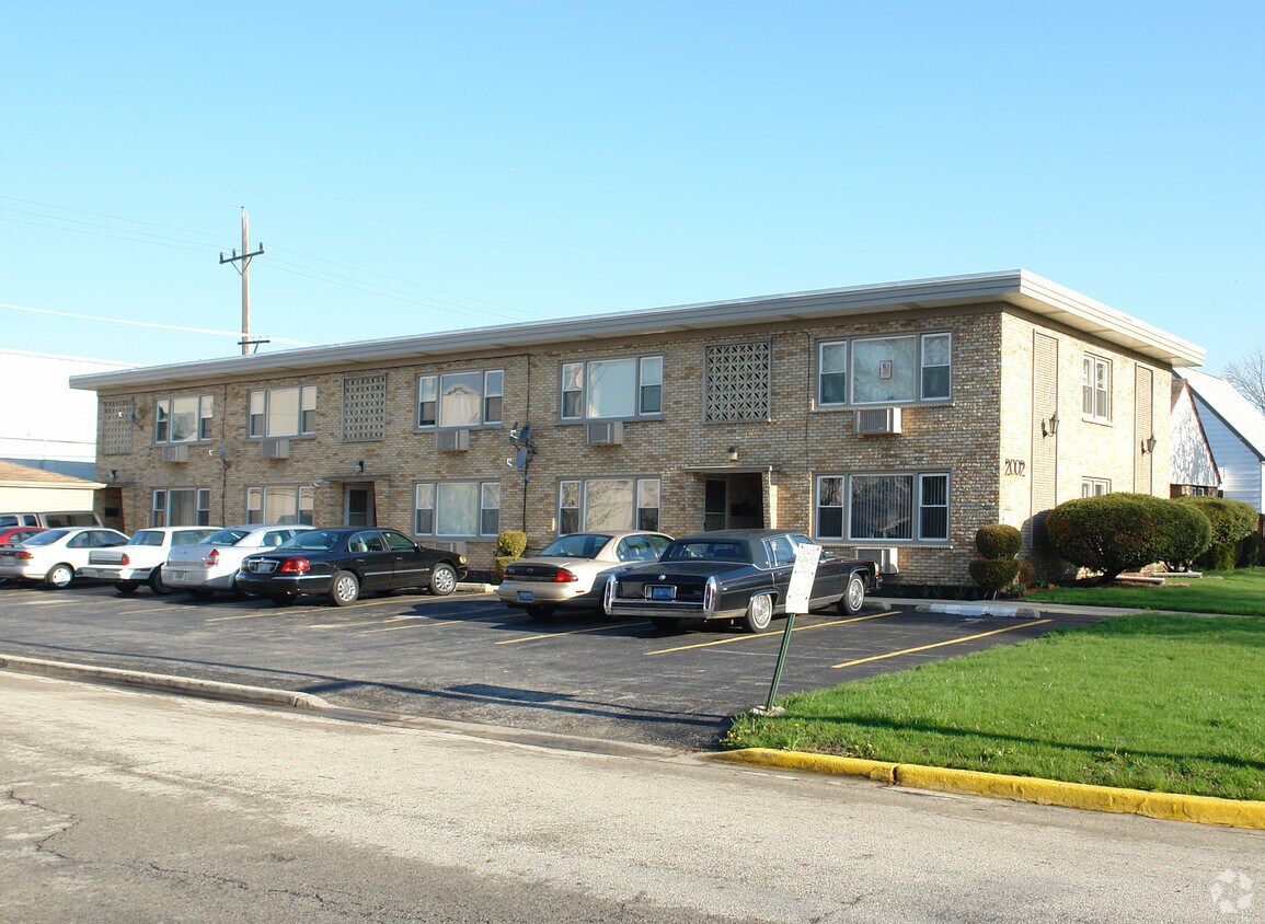 Foto del edificio - 2002 N Bloomingdale Ave