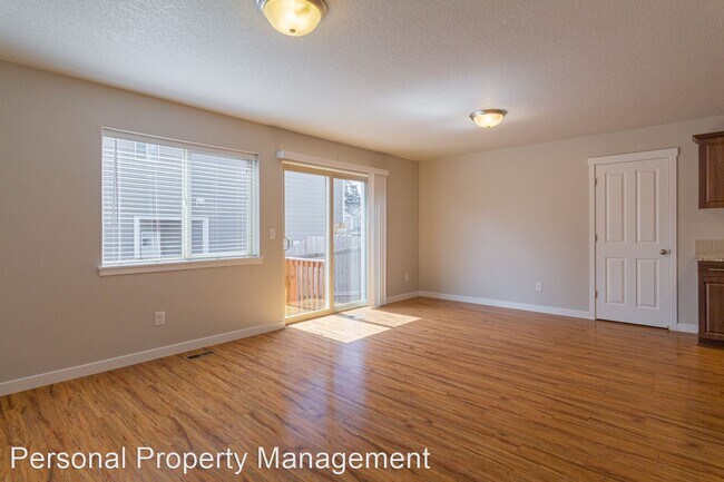 Foto del edificio - 3 br, 2.5 bath House - 7405 NE 56th Street