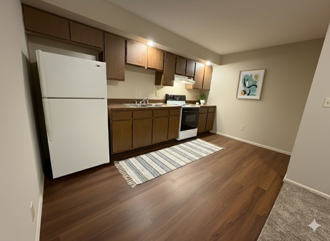 Building Photo - 1128 Amherst Dr