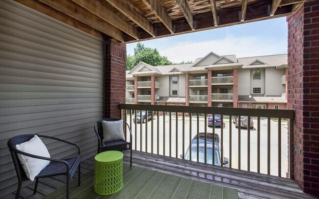 Foto del edificio - Large One Bedroom Walking Distance to UIHC on third floor, available: 09/01/2026