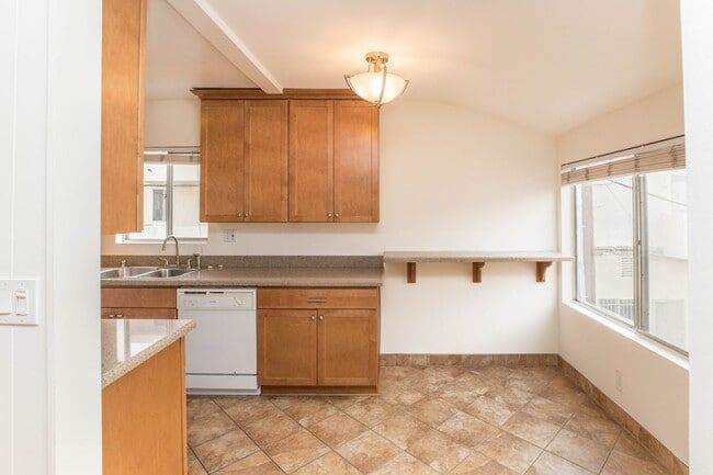 Building Photo - 1336 Centinela Ave