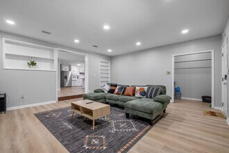 Building Photo - 218 Cactus St