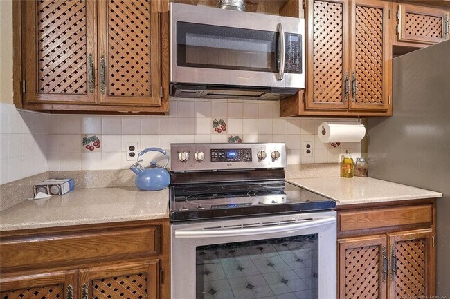 Foto del edificio - 7619 E 77th St