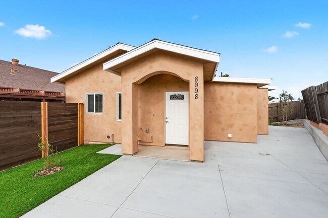 Foto del edificio - 8988 Cord Ln