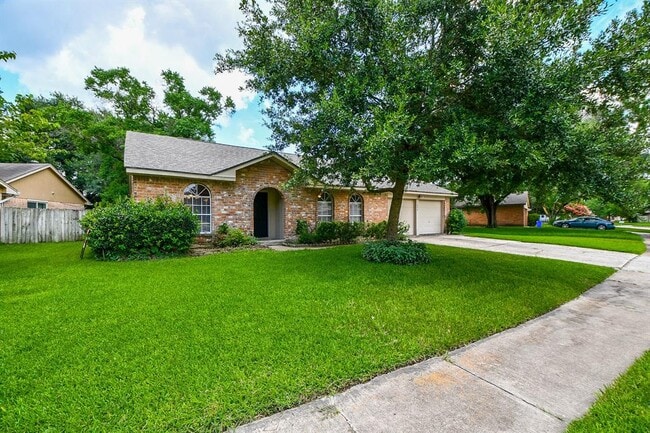 Building Photo - 11306 Terrebone Dr