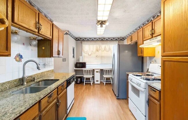 Foto del edificio - 1505 Idlewood Rd