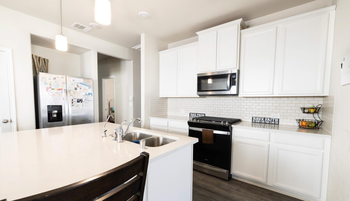Building Photo - 7155 Blue Oak Dr