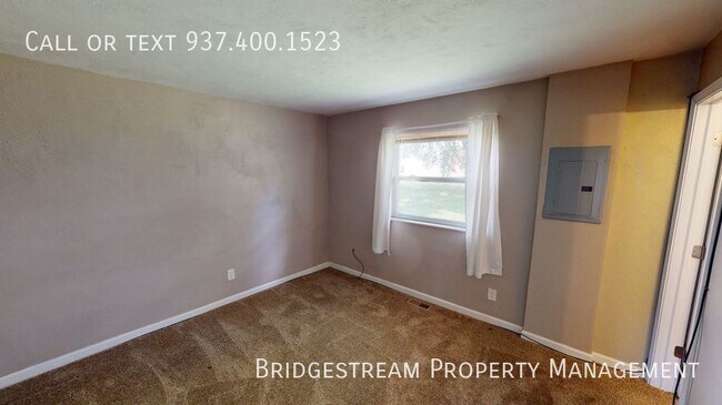 Building Photo - Ranch level 1 bedroom, 1 bath apartment in...