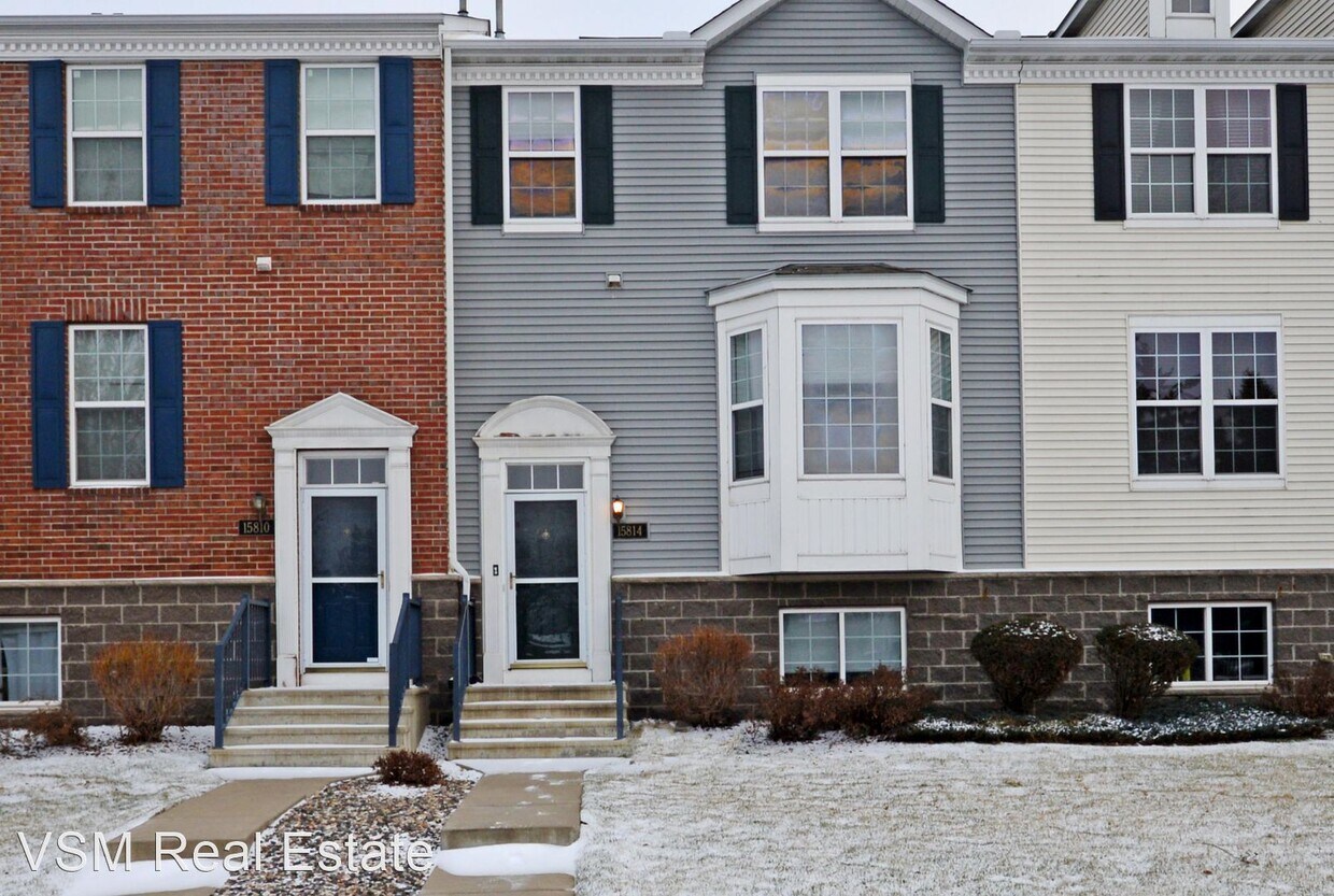 3 br, 2.5 bath House 15814 Frisian Lane House Rental in Apple Valley, MN