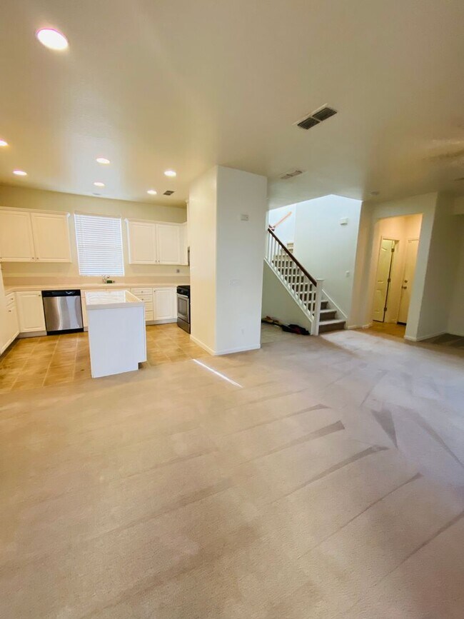 Foto del edificio - Westlake Winner... Walk to Parks & Schools 3 Bedroom 2.5 Baths