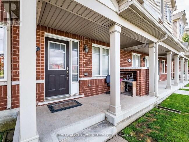 Photo du bâtiment - 6020 Derry Rd