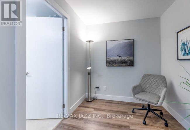 Building Photo - 80 Bond St E