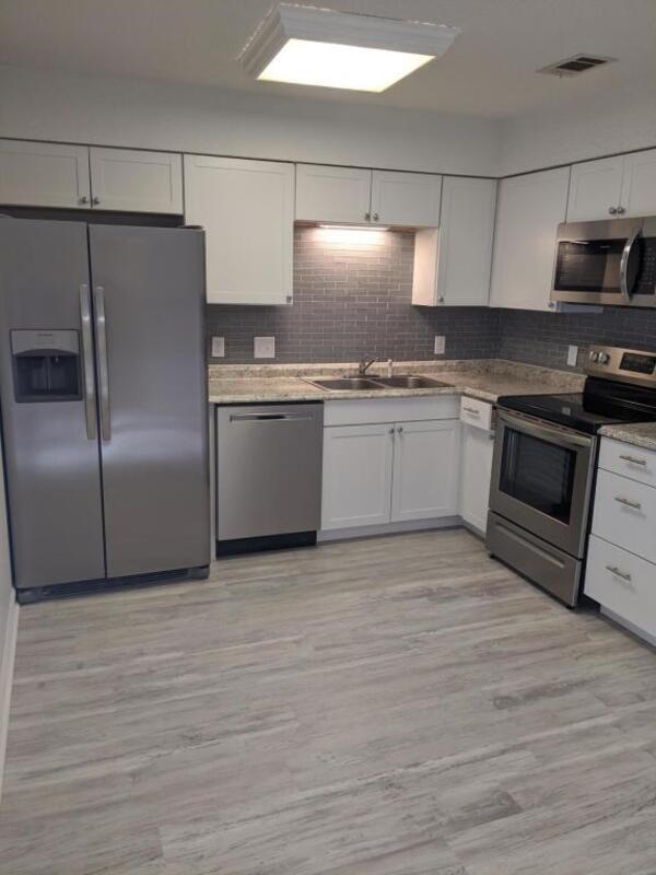 825 Boulevard De L'Orleans, Mary Esther, FL 32569 House Rental in