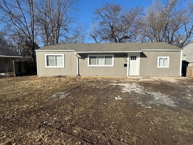 Building Photo - 11006 Ewing Ave