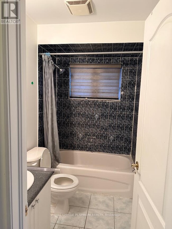 Building Photo - 364 Krotone Crescent