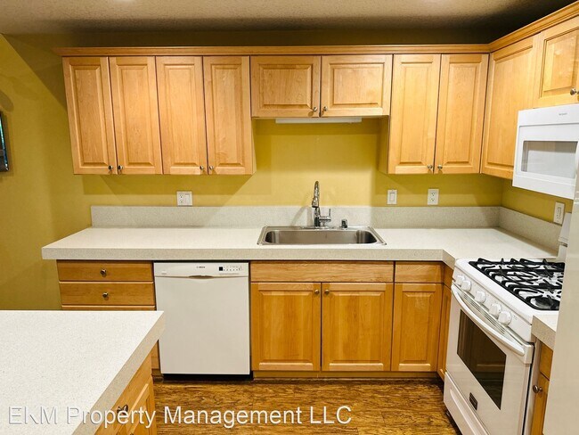 Foto del edificio - 3 br, 2.5 bath House - 8025 NE 38th Avenue