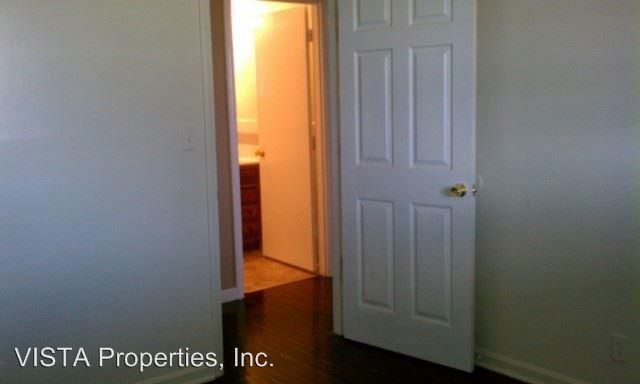 Foto del edificio - 9704 Blue Lick Rd