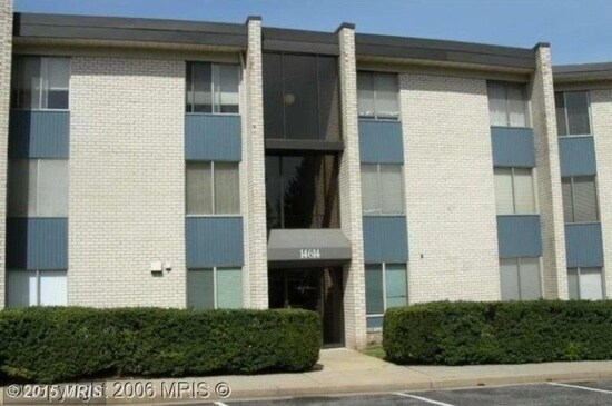 Foto principal - Come Home to This Conveniently Located 2 B...