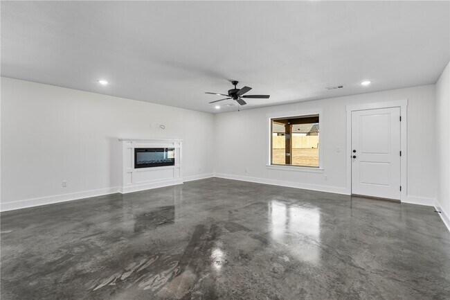 Foto del edificio - 86 Watson Ln