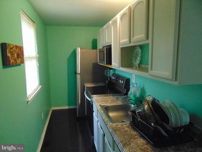 Building Photo - 308 Dr Martin Luther King Blvd