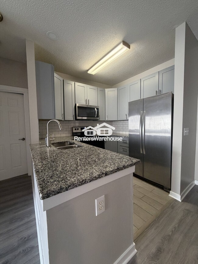 Building Photo - 8632 Savanna Oaks Bay
