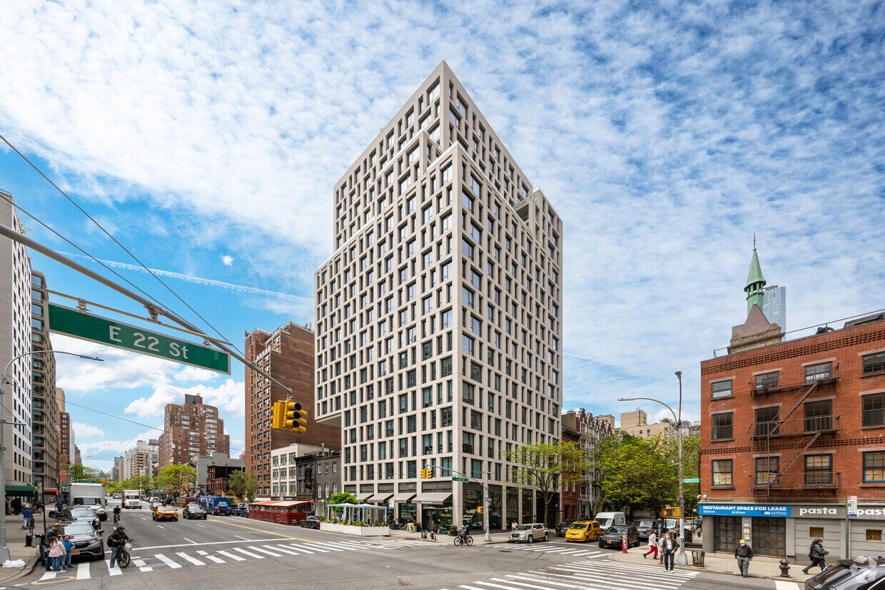 Foto principal - 160 E 22nd St